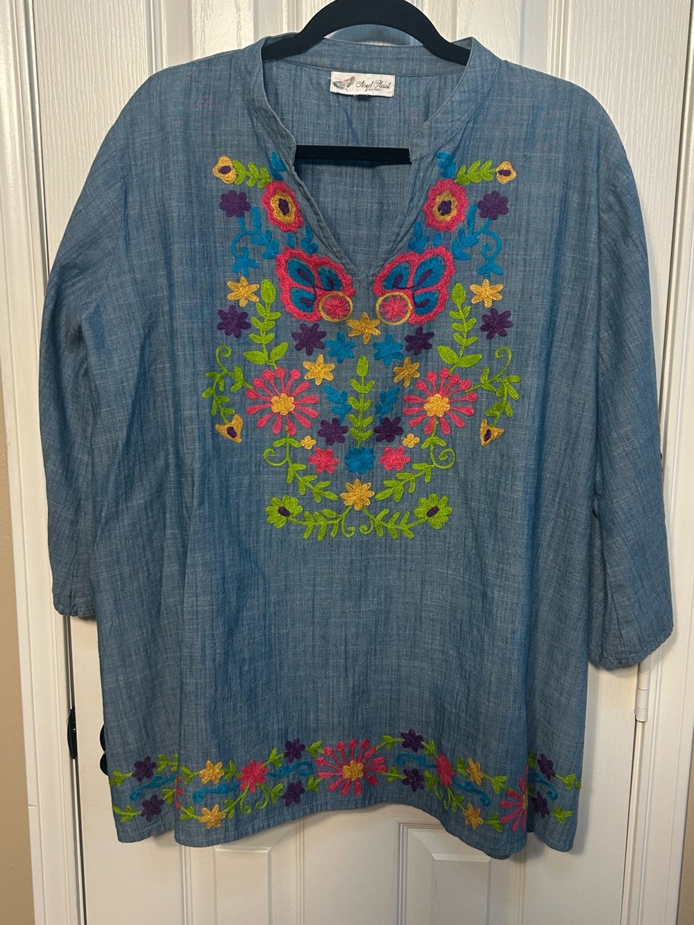Embroidered Chambray Tunic Blouse with Floral Accent - Blue